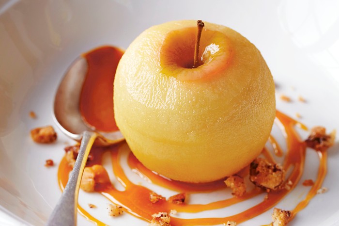 Poached Apples Recipe with Toffee Sauce