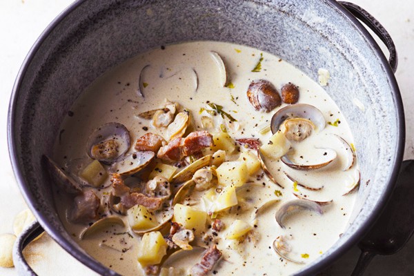 New England Clam Chowder Recipe With Oyster Crackers