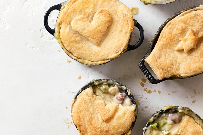 Mini Chicken Pies Recipes with Leek And Mushrooms